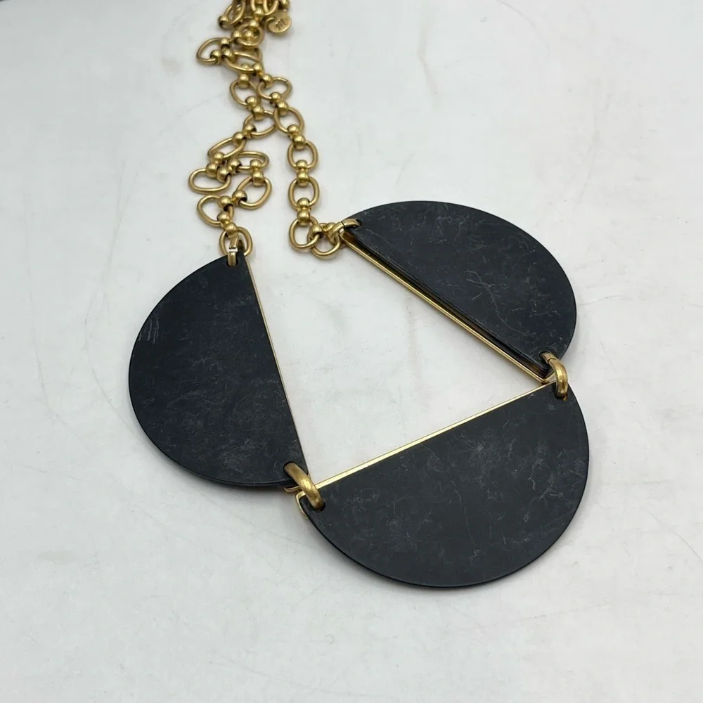 Madewell Framecraft Necklace Tortoise
Mixed Metal Black Matte Gold Tone
Chain - Picture 14 of 14